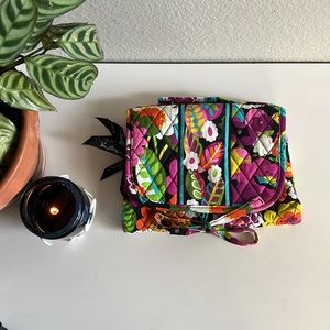 Vera Bradley Compact makeup/jewelry organizer in Va Va Bloom